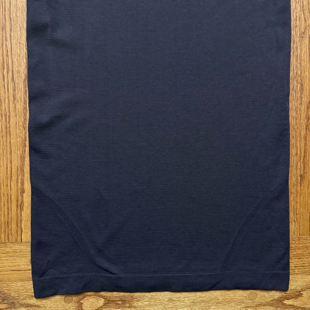 Lululemon Swiftly Tech Long Sleeve Crew in Black Cherry size 6 - Picture 11 of 14